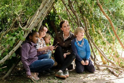 Cambridge'i hertsoginna Kate Middleton ilmub Sinise Peetri saatel ainulaadse kuningliku aiavõistluse käivitamiseks