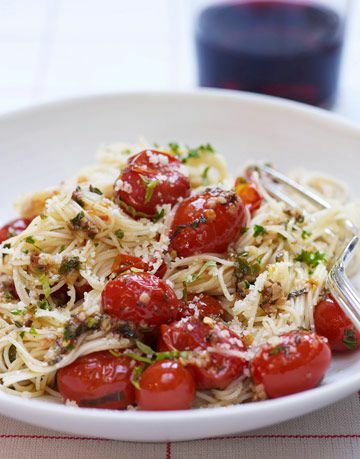 capellini tomatite ja basiilikuga