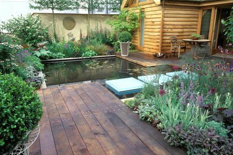 Aidake vananenud aiakujundusel Mark Gregory, Chelsea Flower Show 2003