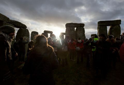 Druidid tähistavad talvist pööripäeva Stonehenge'is