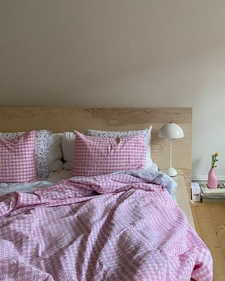 Kontrollitud Seersuckeri voodipesu roosa
