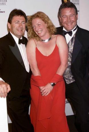 Telesaadete maapealne näitus "Maavägi" Charlie Dimmock, Alan Titchmarsh ja Tommy Walsh saabuvad BAFTA teleauhindadele 2000