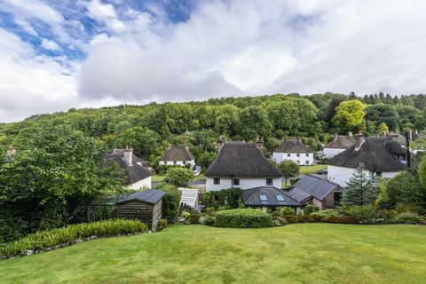 Müüa ilus suvila Milton Abbase küla südames, Dorset