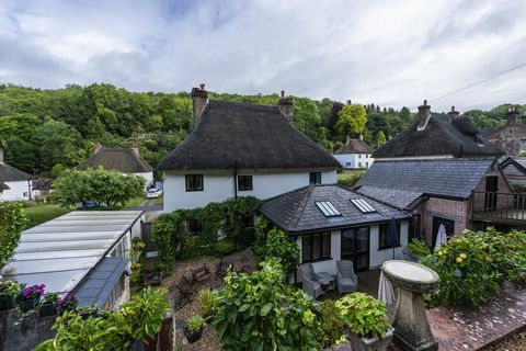 Müüa ilus suvila Milton Abbase küla südames, Dorset