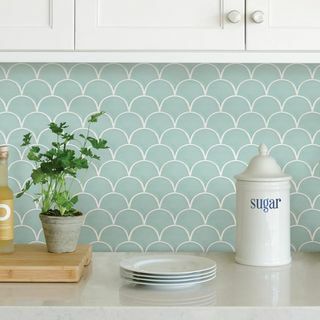 Wallpops Mint Shell koorige ja kleepige Backsplash plaat 