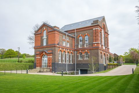 Pump House - Hadley tee - Enfield - aed - Martyn Gerrard