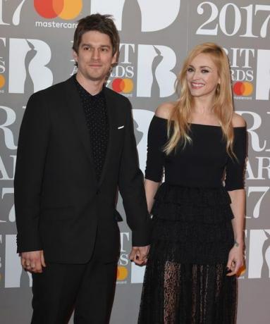 Jesse Wood ja Fearne Cotton osalevad festivalil BRIT Awards 2017