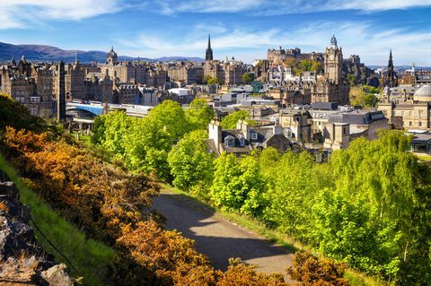 Vaade üle ajaloolise Edinburghi Calton Hillist, Šotimaa, Suurbritannia