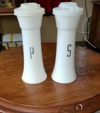 Vintage Tupperware Mini Hourglass hõbedase soola ja pipragaasid