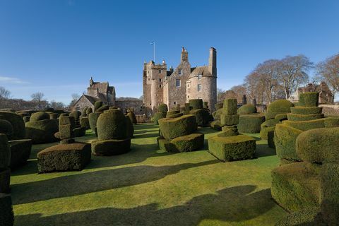 Earlshalli loss - St Andrews - topiary - Šotimaa - Savills