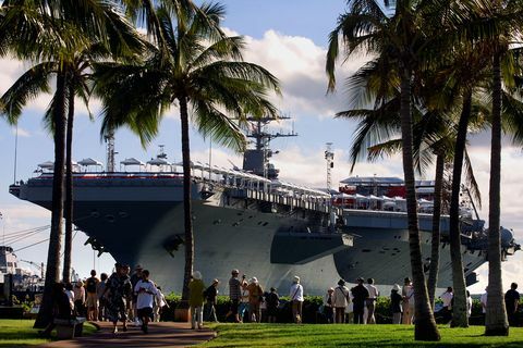 Turistid külastavad USS Arizona memoriaalmuuseumi aadressil